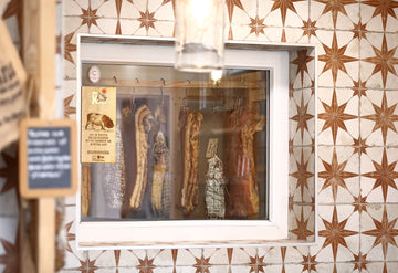 Le sel, le poivre, le temps : les trois piliers de la charcuterie traditionnelle !